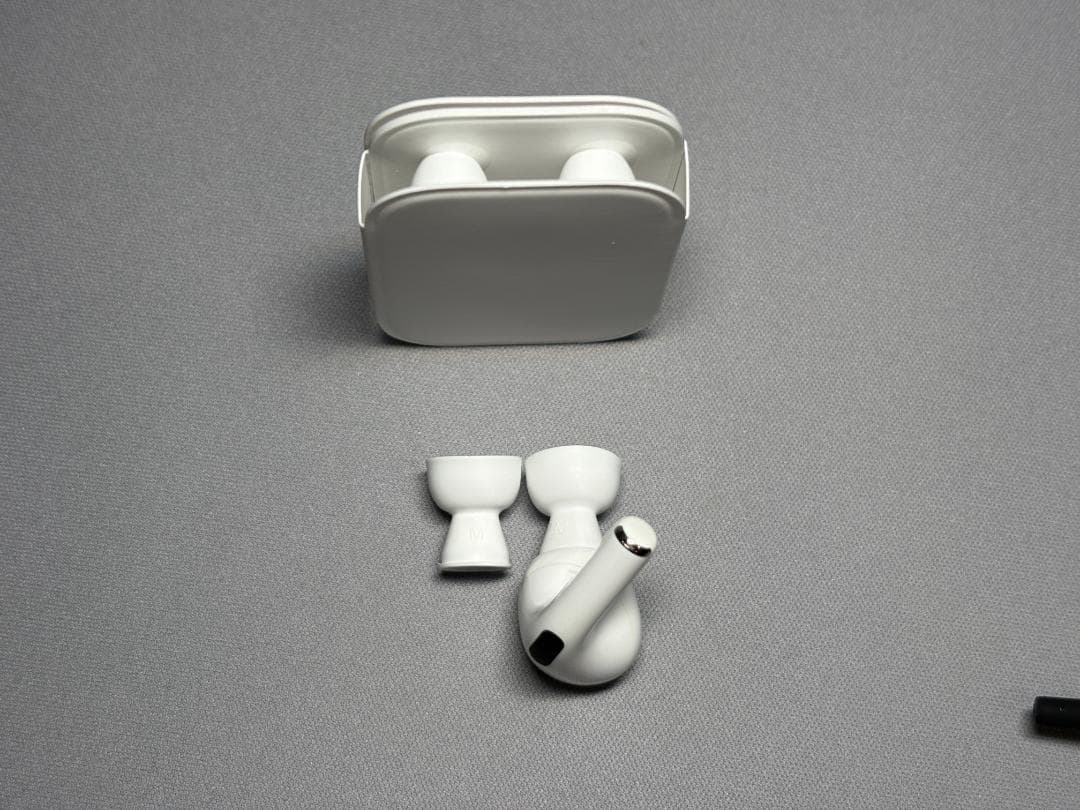 AirPods Pro 第2世代 右耳＋充電ケースのみ 箱・付属品あり