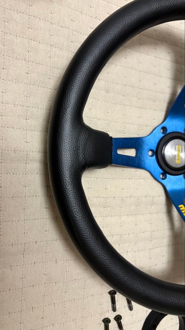 MOMO ステアリング　MOD.08 モデル08 ブルー