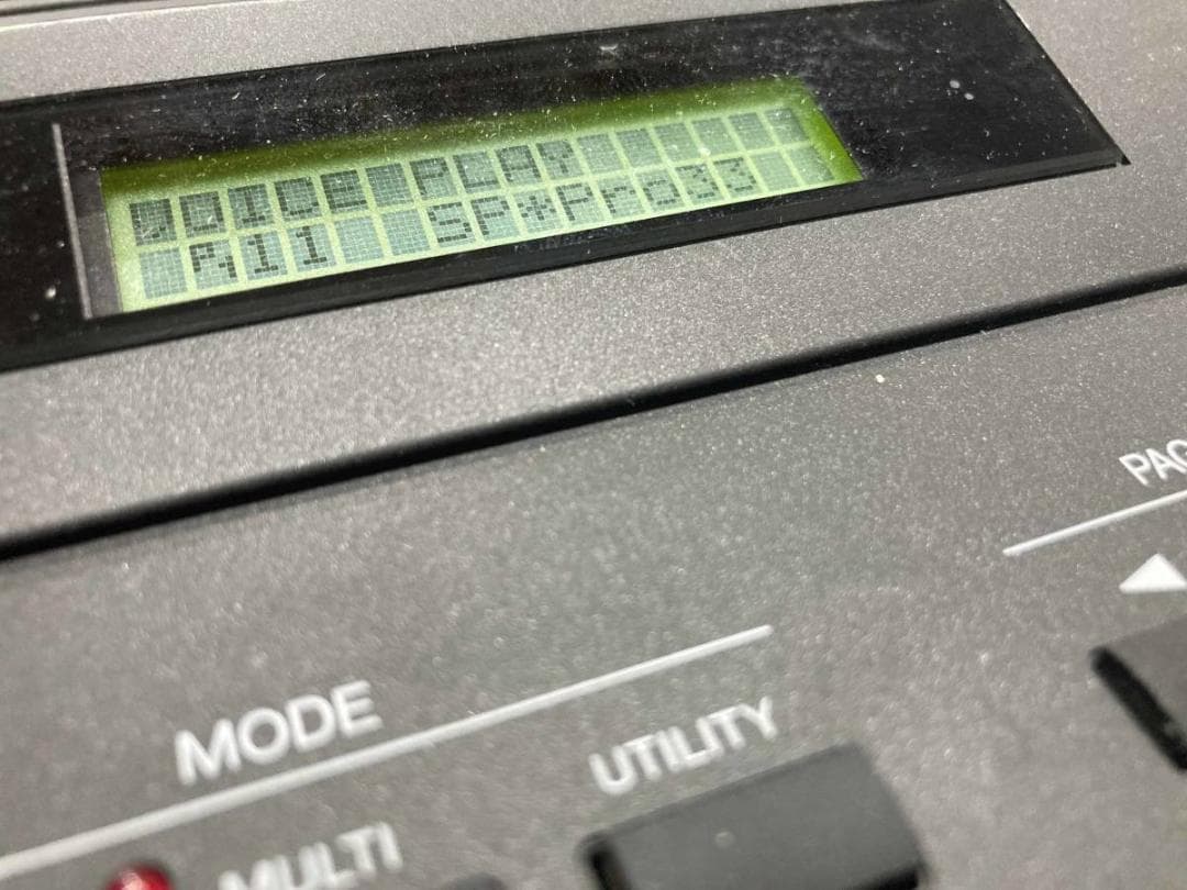 YAMAHA TG33 シンセサイザー