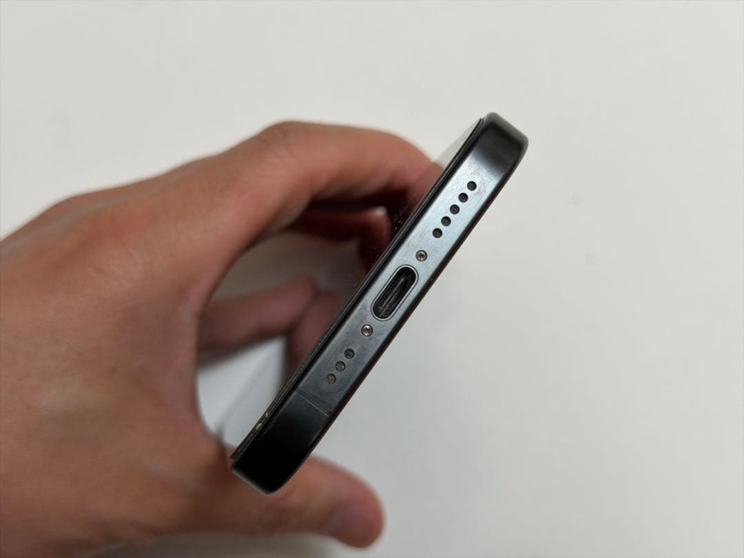 iPhone 15 Pro 1TB ブラック SIMフリー バッテリー90%