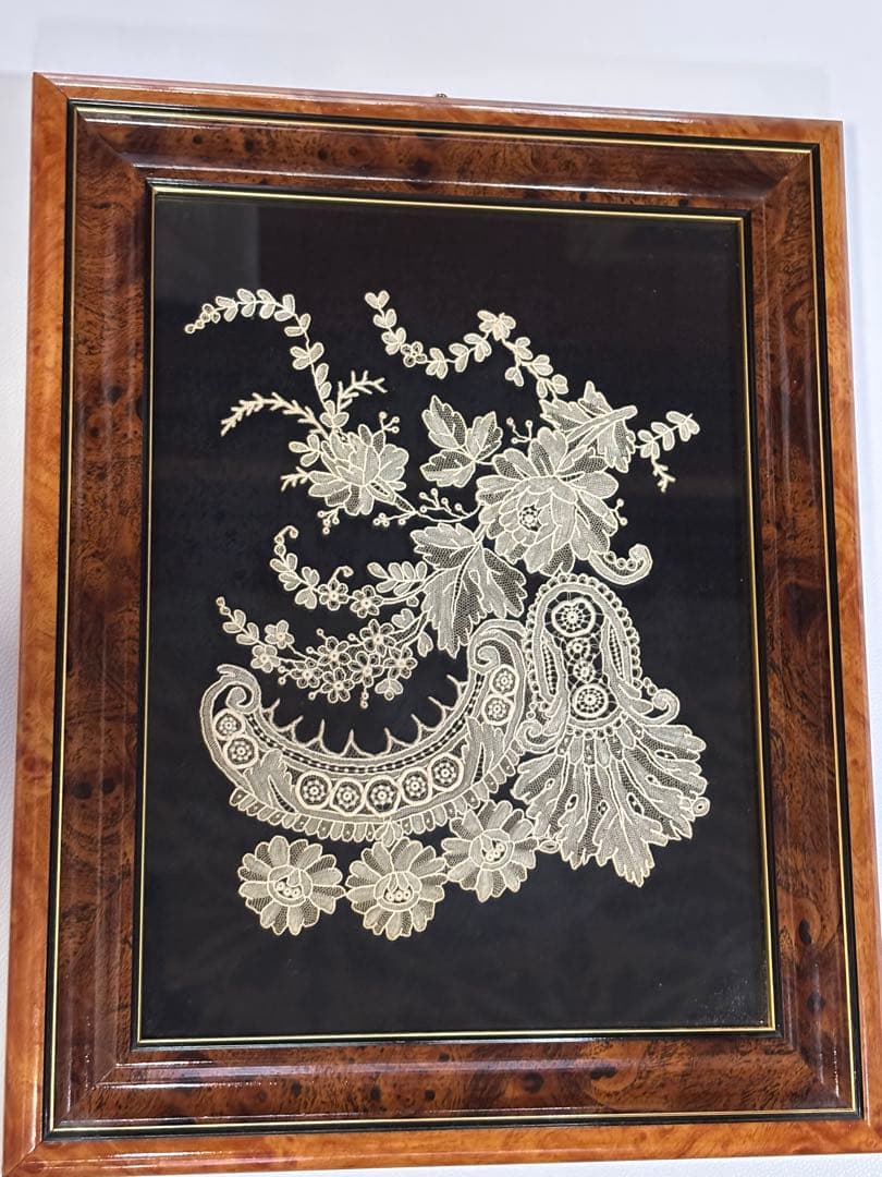 薔薇のアンティークレース　ベルギー