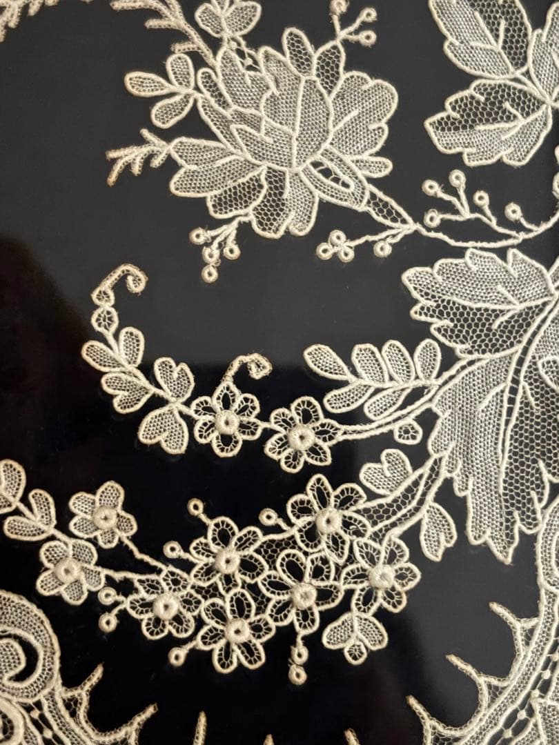 薔薇のアンティークレース　ベルギー