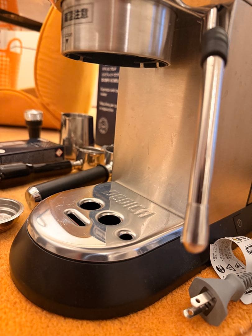 DeLonghi DEDICA Arte エスプレッソマシン