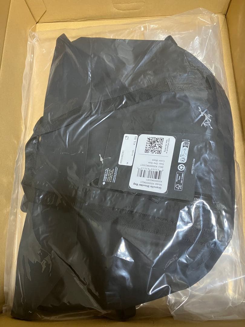 アークテリクス　グランヴィル ショルダーバック　ブラック新品購入