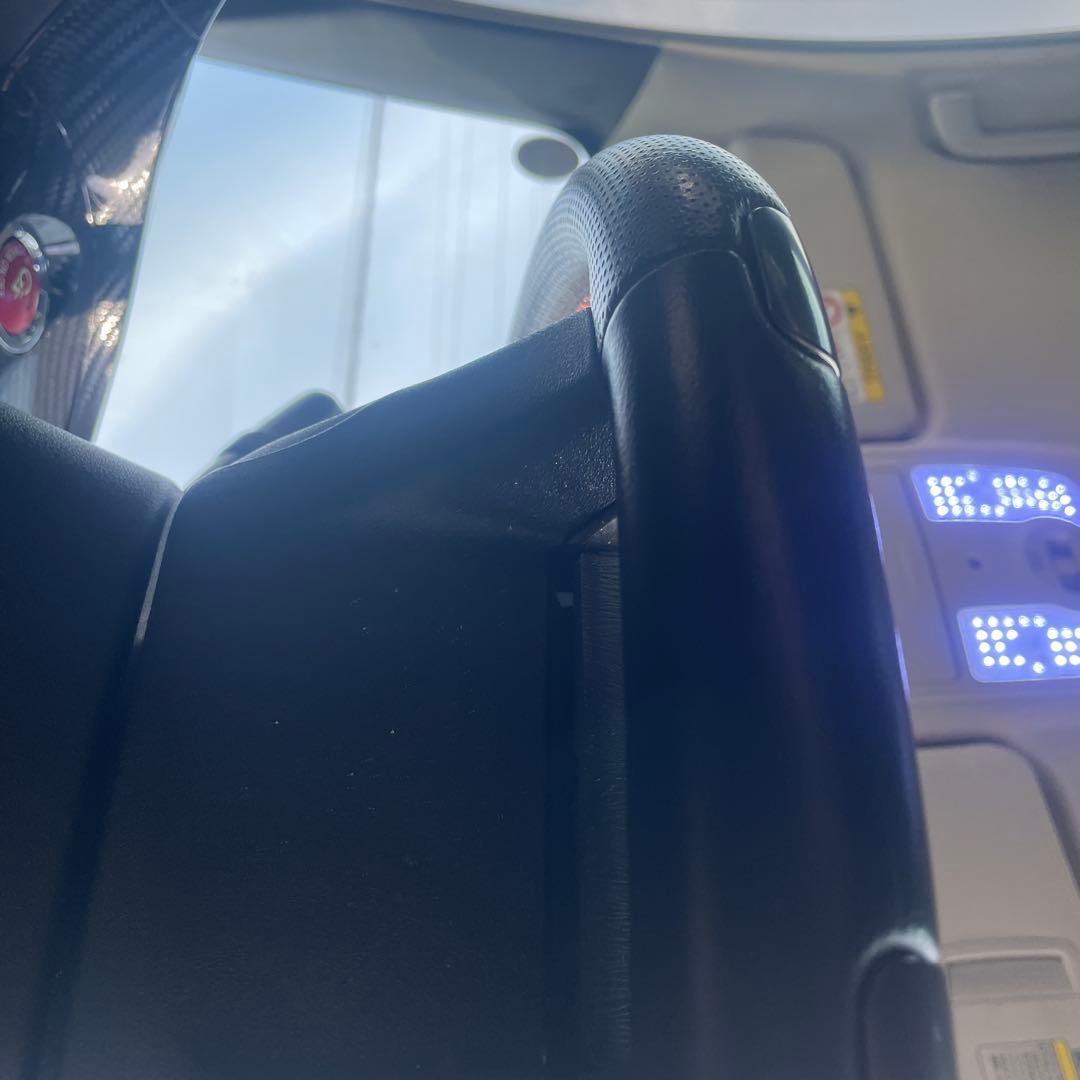 トヨタプリウスZVW30 GSグレード　ステリング　ホイール レッドステッチ 赤