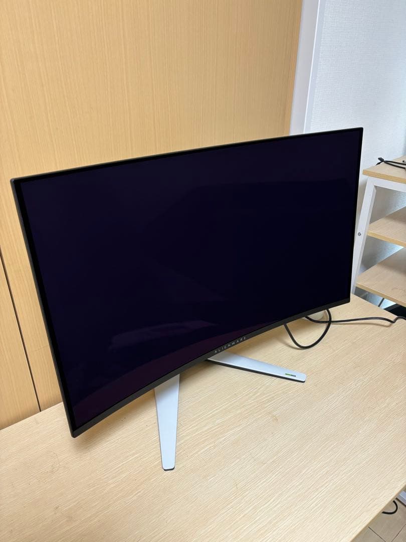 ALIENWARE 4K QD-OLEDゲーミングモニター　AW3225QF