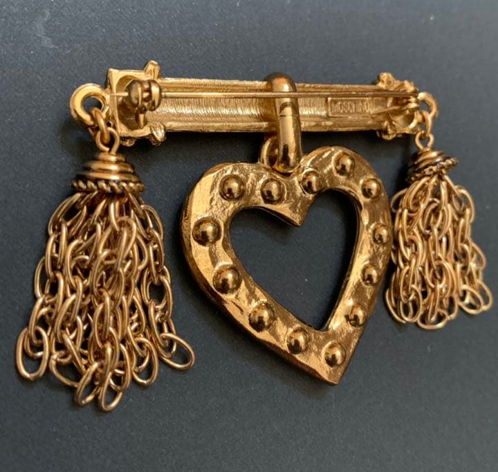 はちはち　モスキーノ　ブローチ