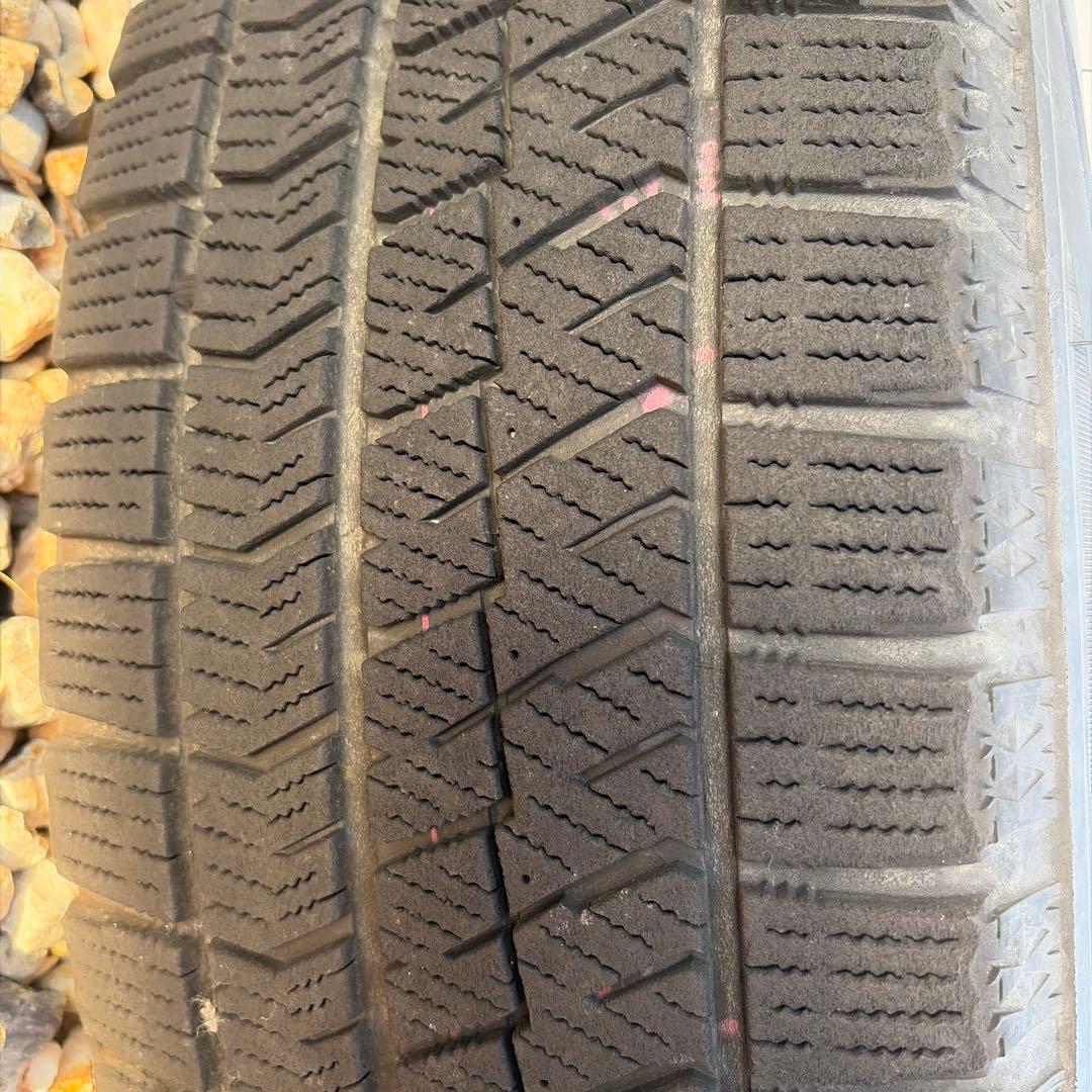 80ヴォクシー　スタッドレスタイヤ　BLIZZAK　VRX2