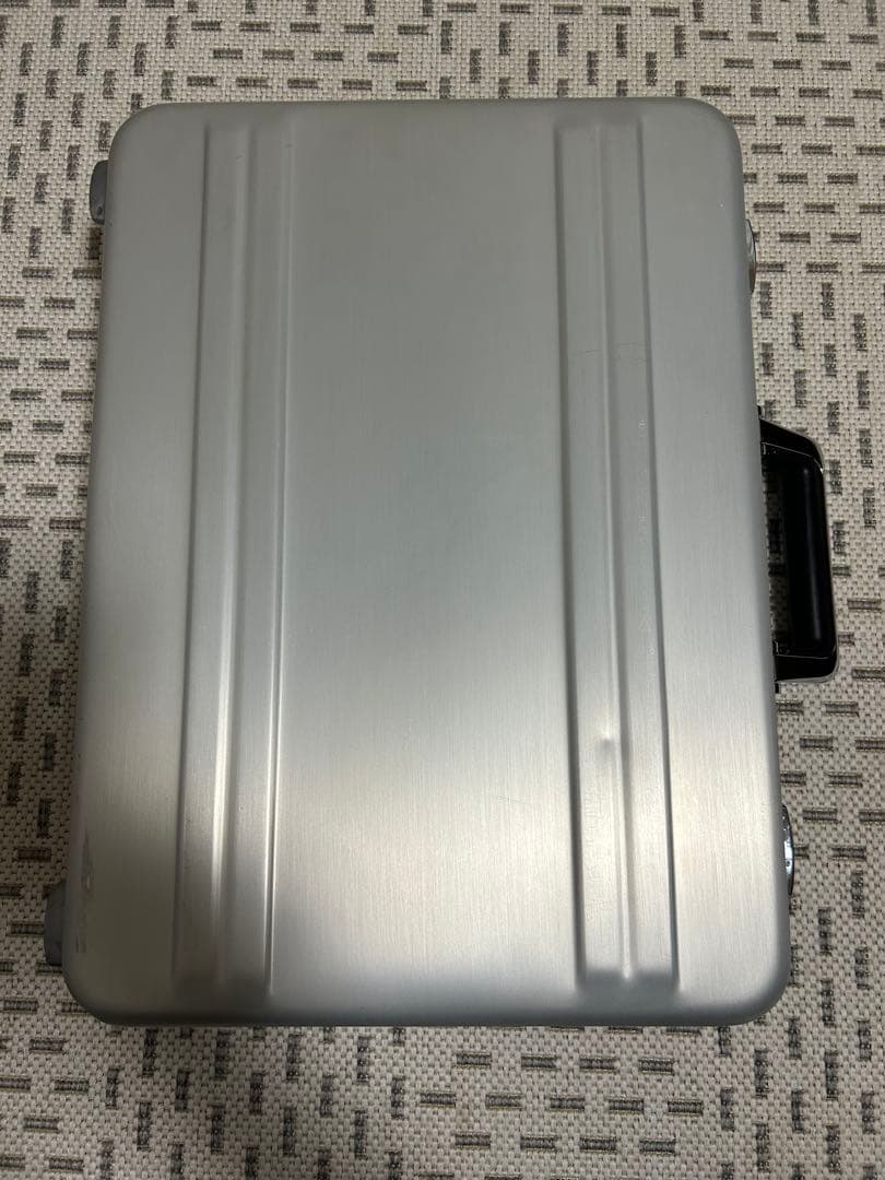 ゼロハリバートン　アタッシュケース　ジュラルミンケース