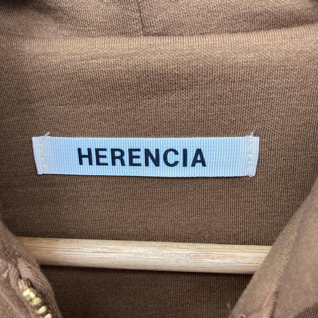 HERENCIA ヘレンチア フリルベスト ノースリーブ フード 38 茶