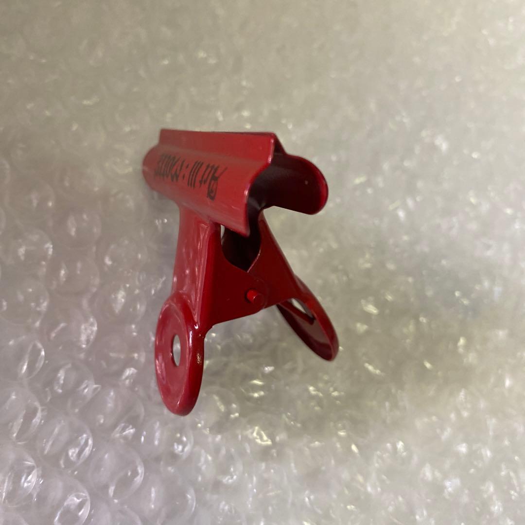 海外ツアー限定PEACEMINUSONE クリップ 赤 ジヨン gdragon