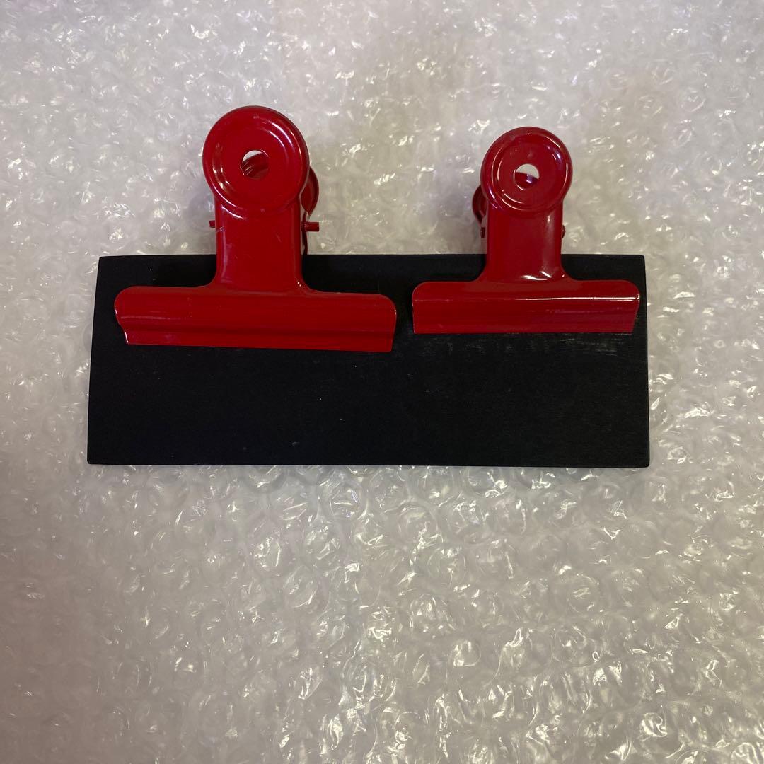 海外ツアー限定PEACEMINUSONE クリップ 赤 ジヨン gdragon