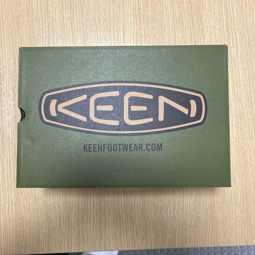 KEEN サンダル　YOGUI 新品未使用
