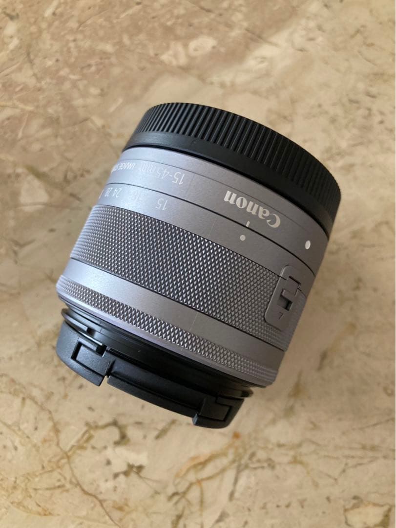 【新品未使用】Canon 標準ズームレンズ EF-M15-45mm