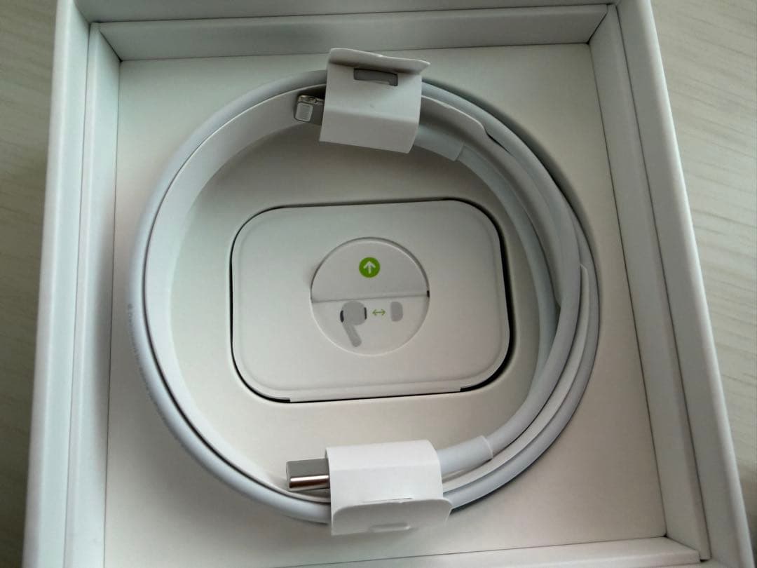 AirPodsPro (第2世代) 本体 Lightning充電型