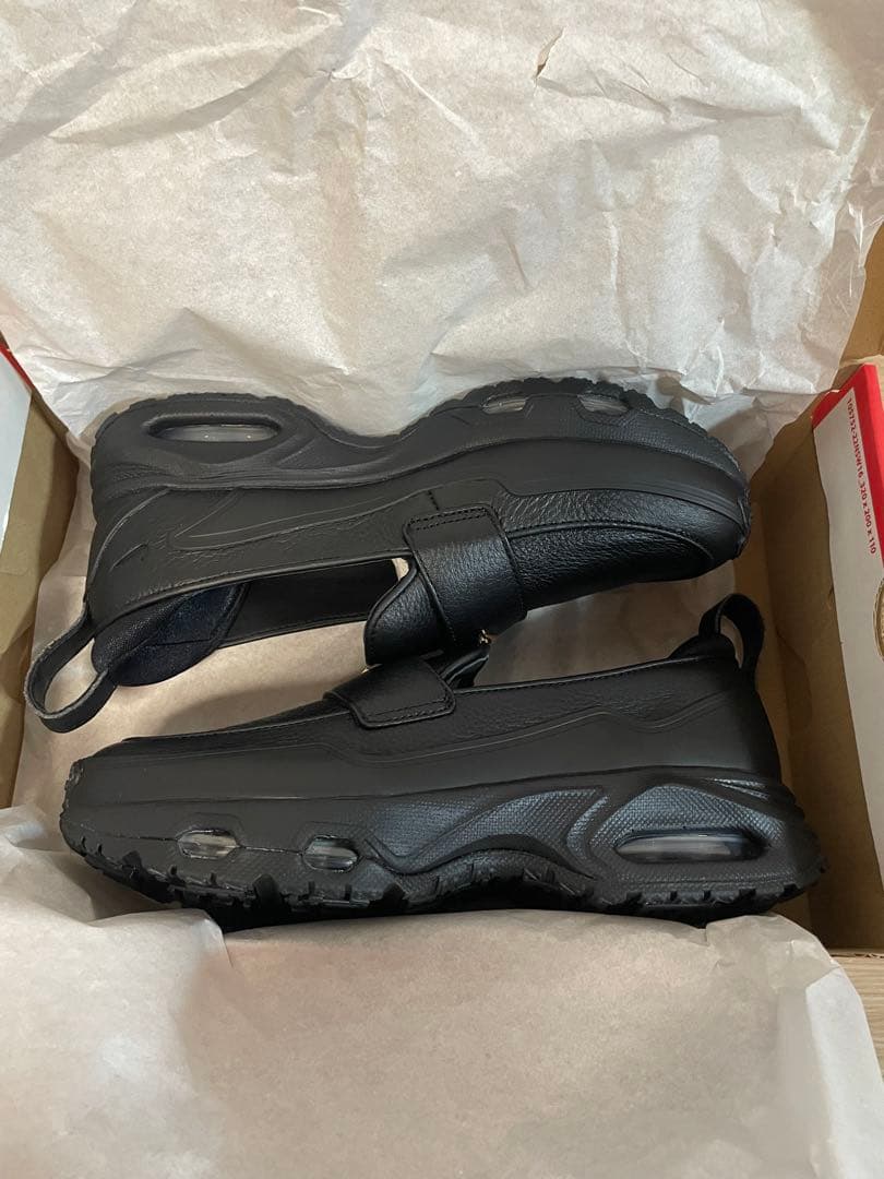 NIKE フェノメナ　24.5cm