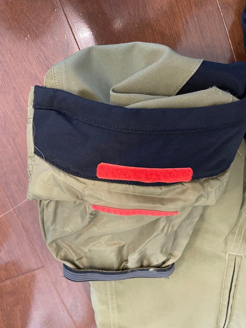 BURTON キッズ　スノーボードウェア　上下セット　４Ｔ　クリーニング済