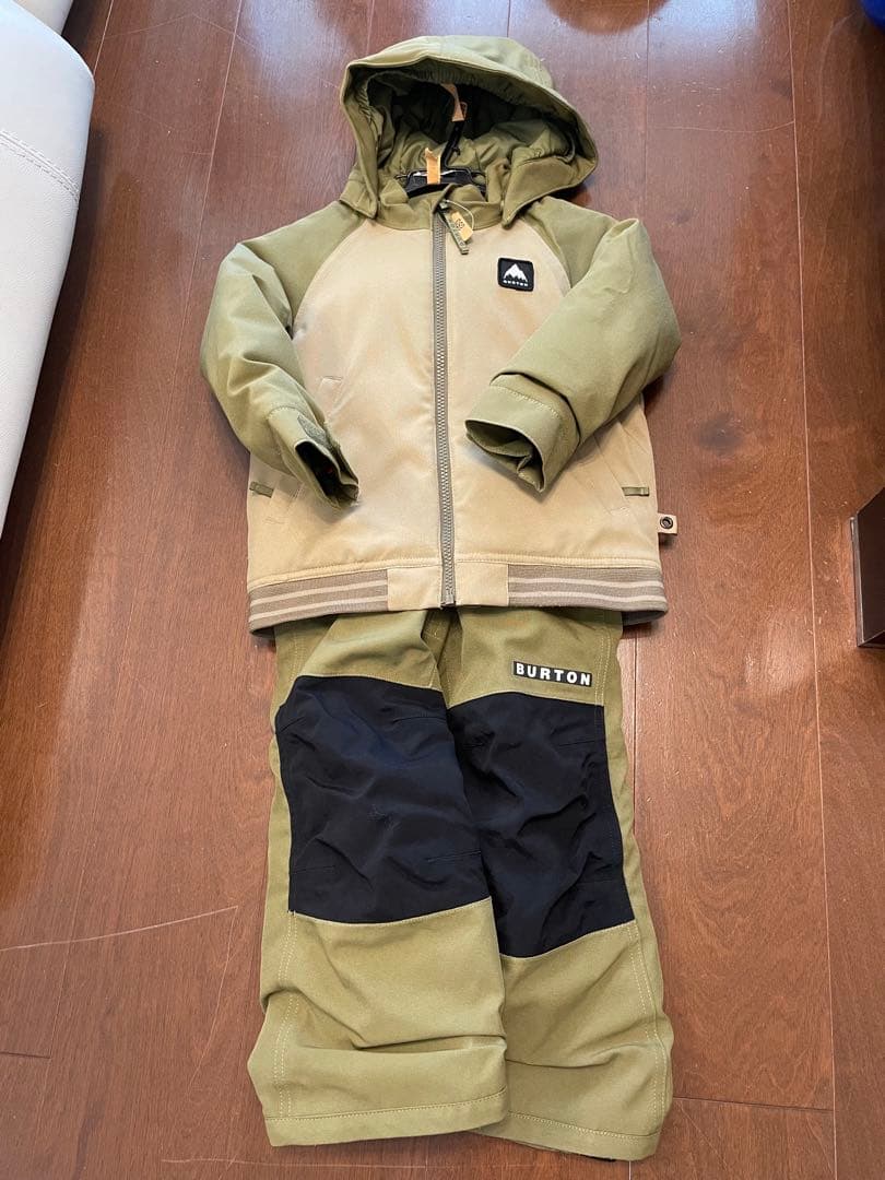 BURTON キッズ　スノーボードウェア　上下セット　４Ｔ　クリーニング済