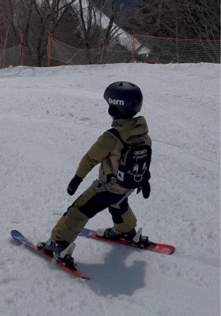 BURTON キッズ　スノーボードウェア　上下セット　４Ｔ　クリーニング済