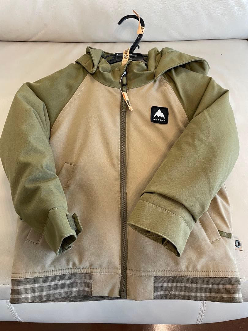 BURTON キッズ　スノーボードウェア　上下セット　４Ｔ　クリーニング済