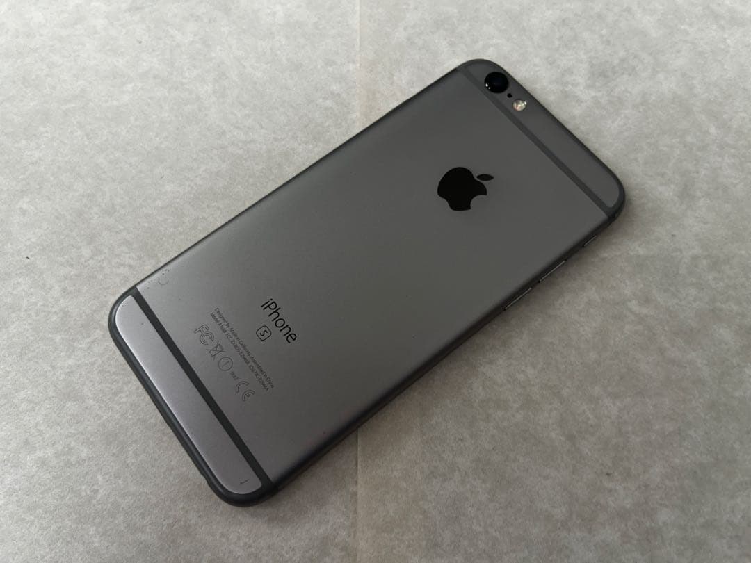 Apple iPhone 6s スペースグレー 本体 64GB