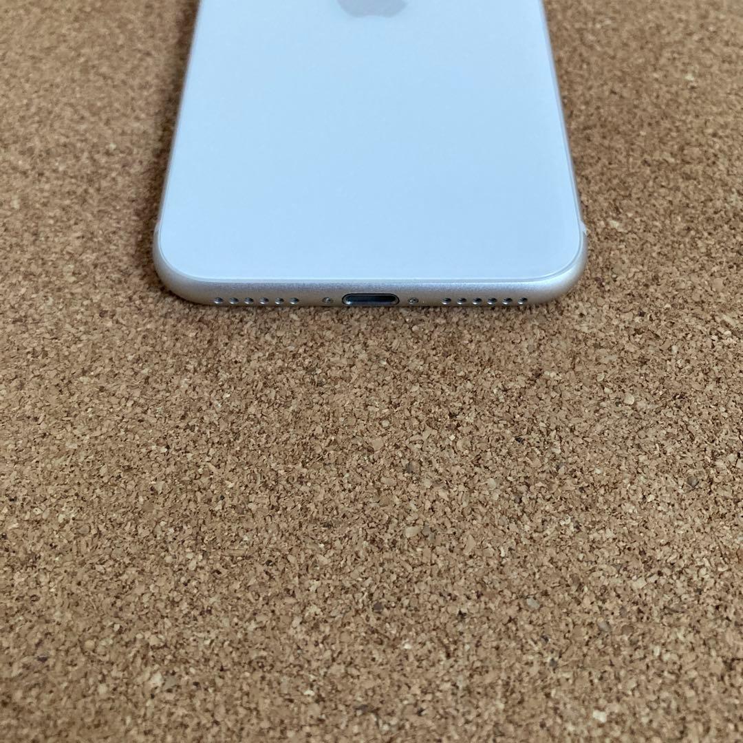 3910 美品☆電池新品☆iPhoneSE3 第3世代 64GB SIMフリー☆