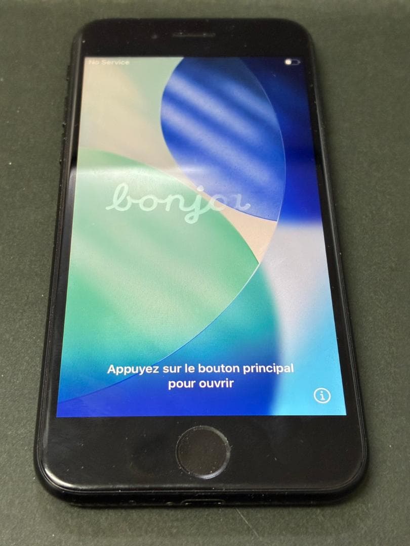 Apple iPhoneSE(第二世代)　ブラック本体のみ　64GB (85%)