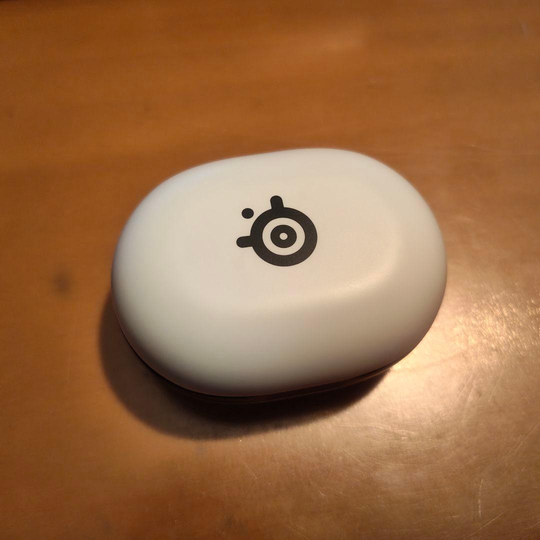 ヘッドホン steel series arctis gamebuds