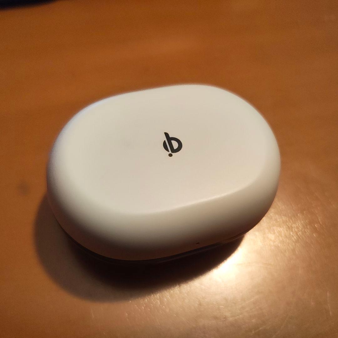 ヘッドホン steel series arctis gamebuds