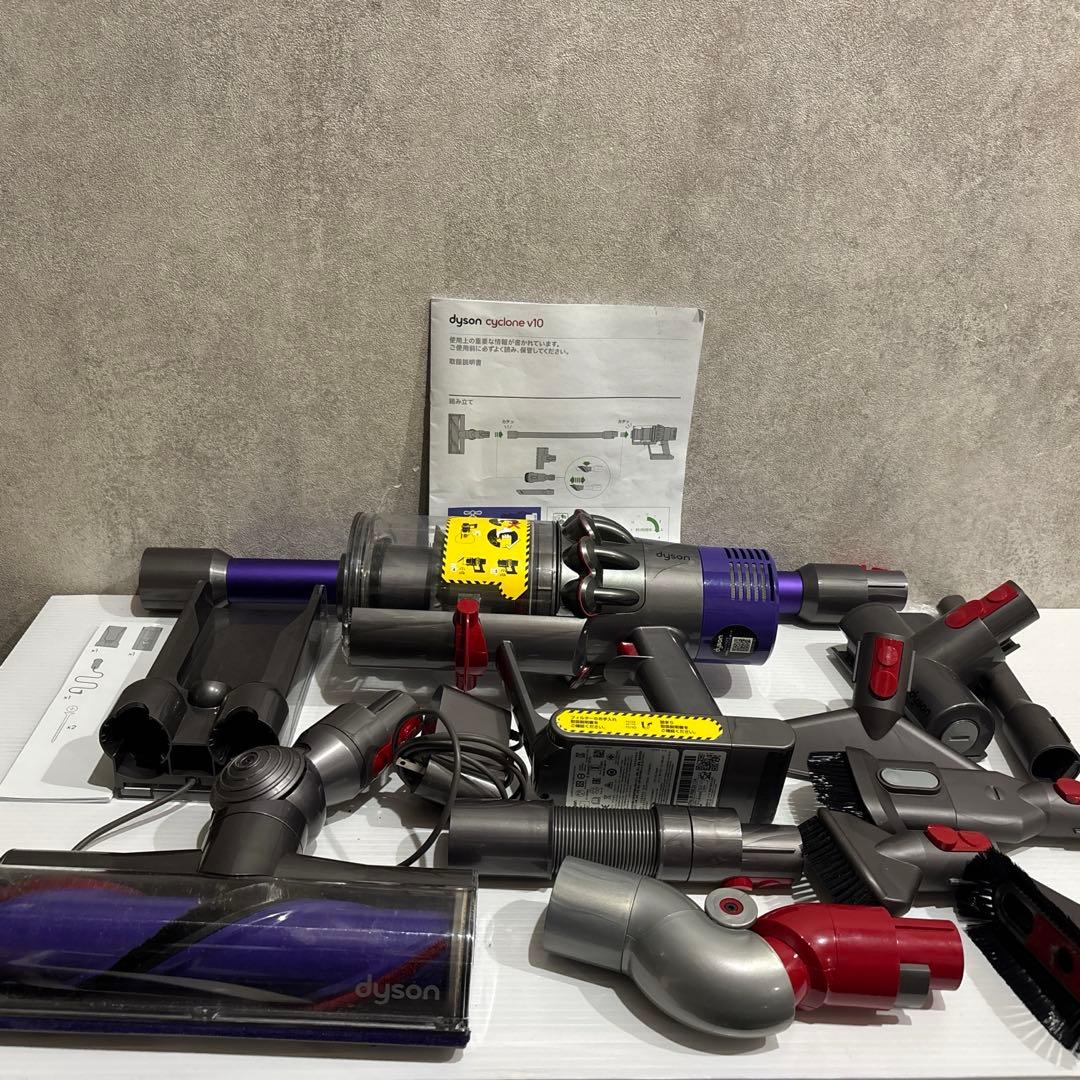 Dyson Cyclone V10 掃除機 本体＋付属品多数 動作確認済