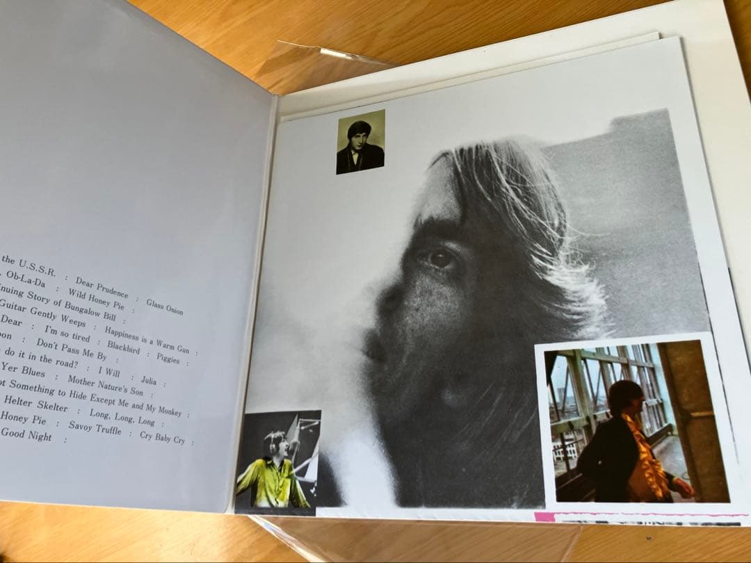 真っ白　ノーシミ　モノ82年　レッドカラー　ホワイト