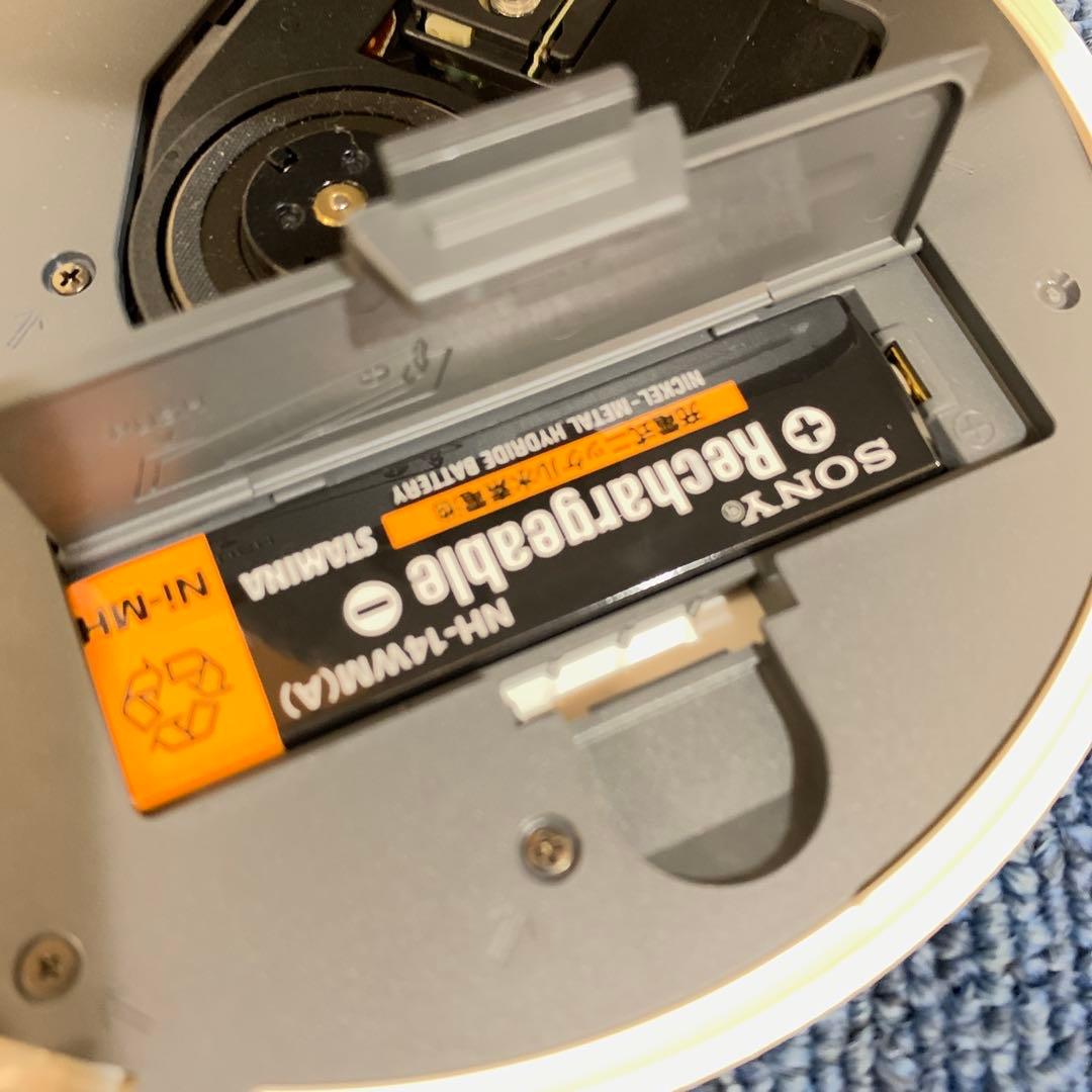 希少　SONYソニーCDウォークマン D-NE820 ピンク