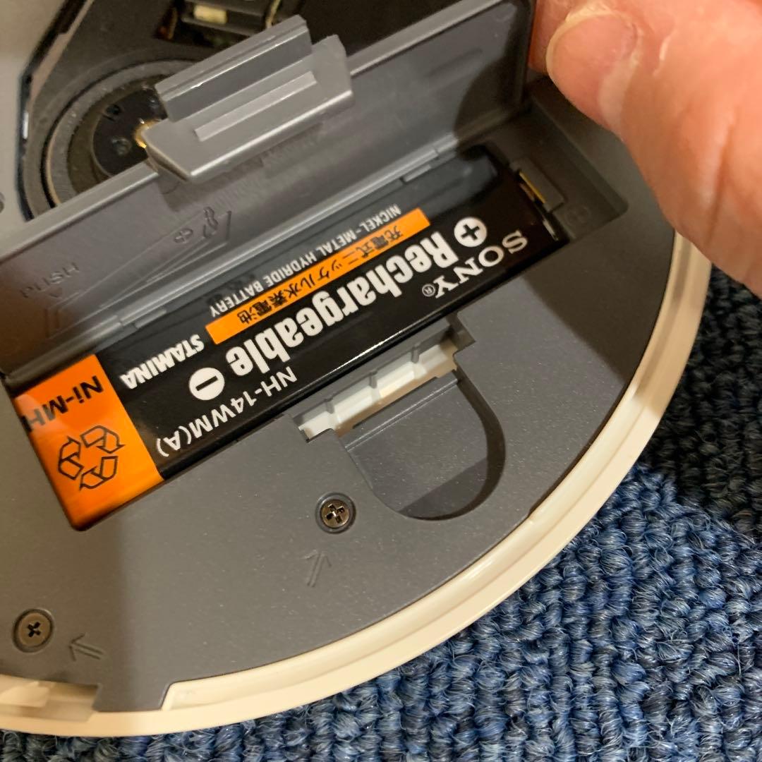 希少　SONYソニーCDウォークマン D-NE820 ピンク