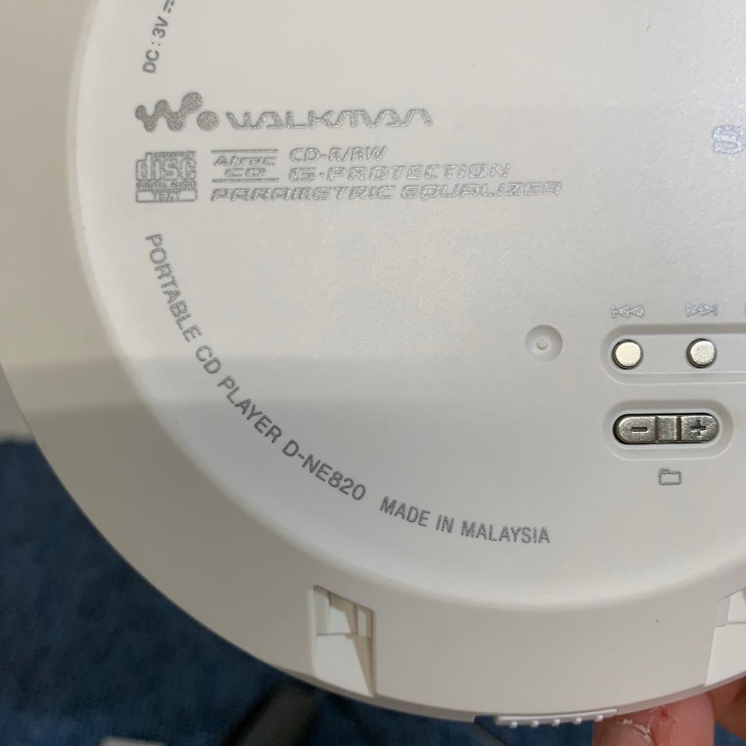 希少　SONYソニーCDウォークマン D-NE820 ピンク