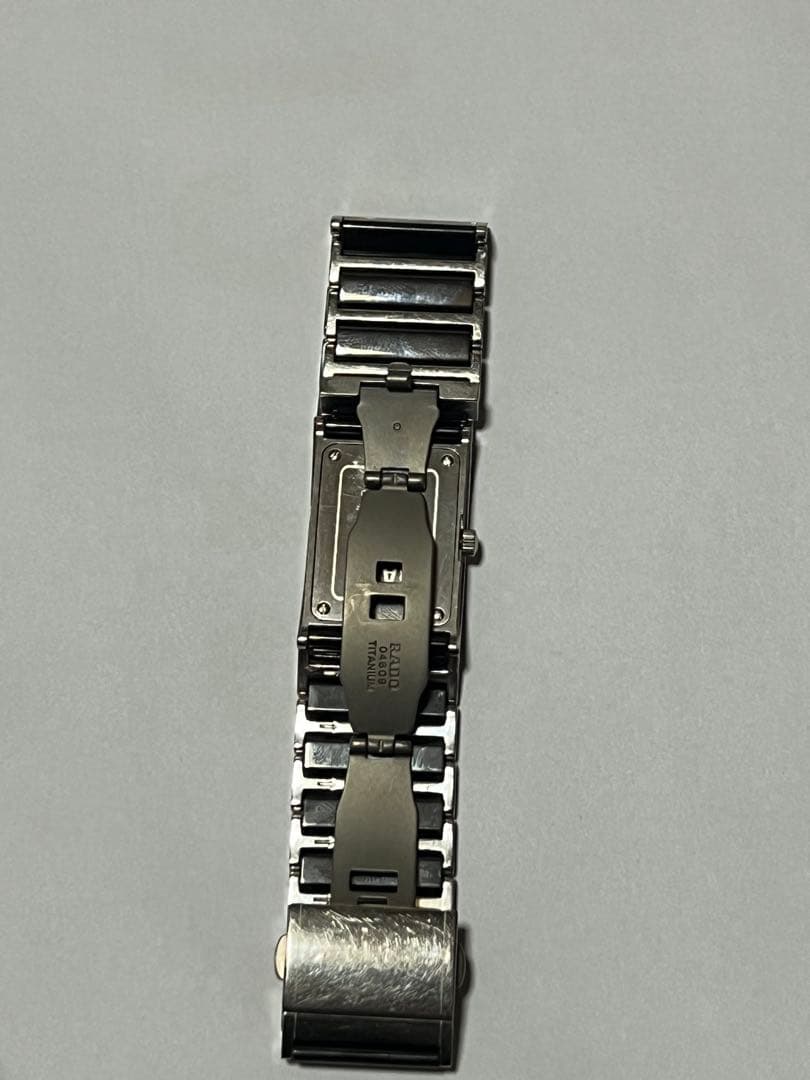 黒のスクエアフェイス時計 ラード　ディスター 中古品です。