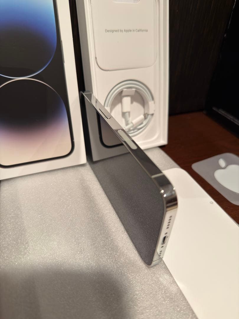 早い者勝【極美品】アメリカ版iPhone 14 Pro 256GB シルバー