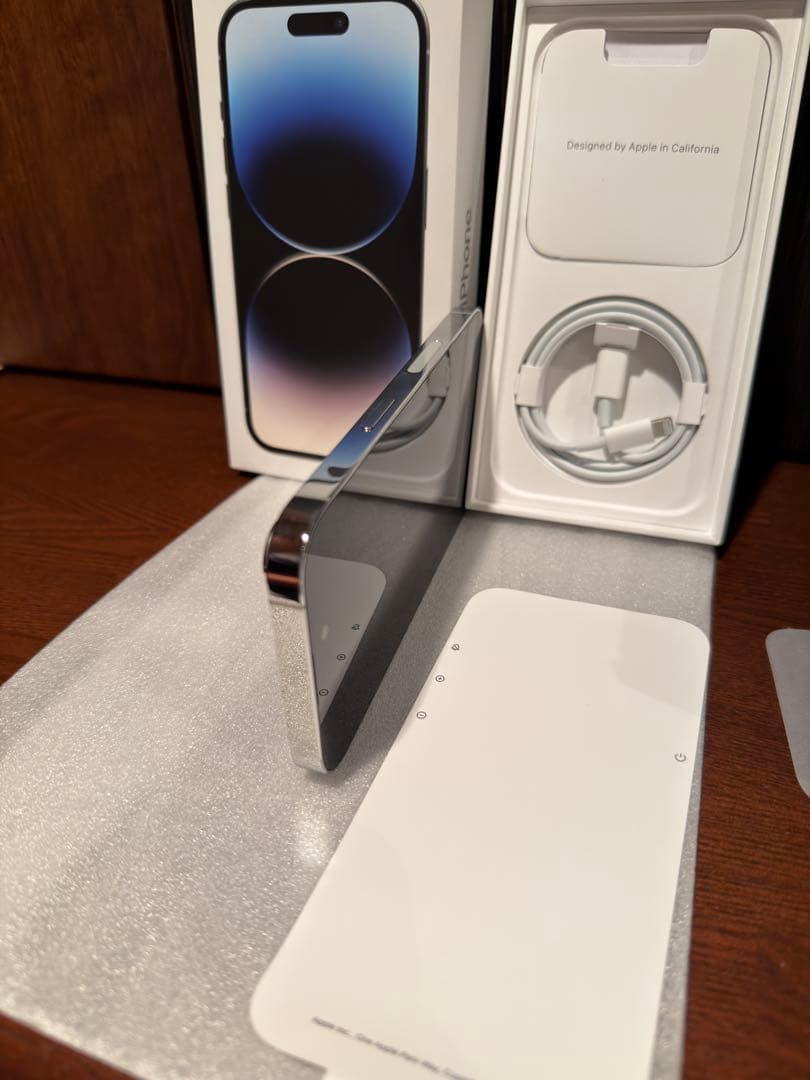 早い者勝【極美品】アメリカ版iPhone 14 Pro 256GB シルバー