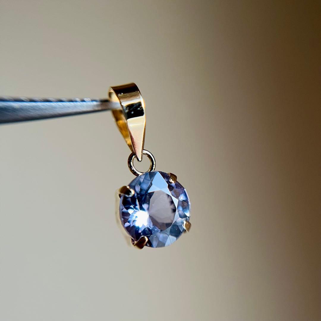 K18 天然石タンザナイト　ラウンド　ペンダントトップ　18金イエローゴールド
