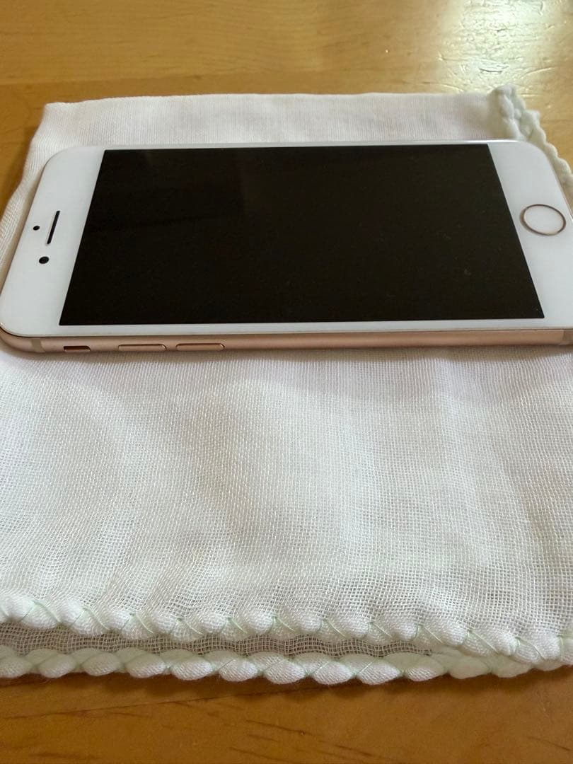 iPhone8 64G ゴールド 本体 ※1度バッテリー交換してます。