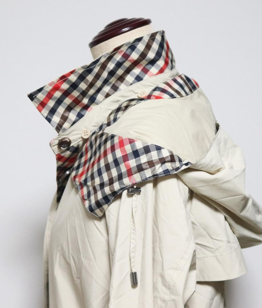 新品【アクアスキュータム】NEWデザイン レインコート フード脱着可 M-L