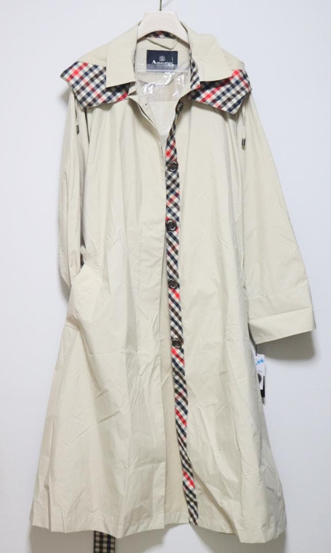 新品【アクアスキュータム】NEWデザイン レインコート フード脱着可 M-L