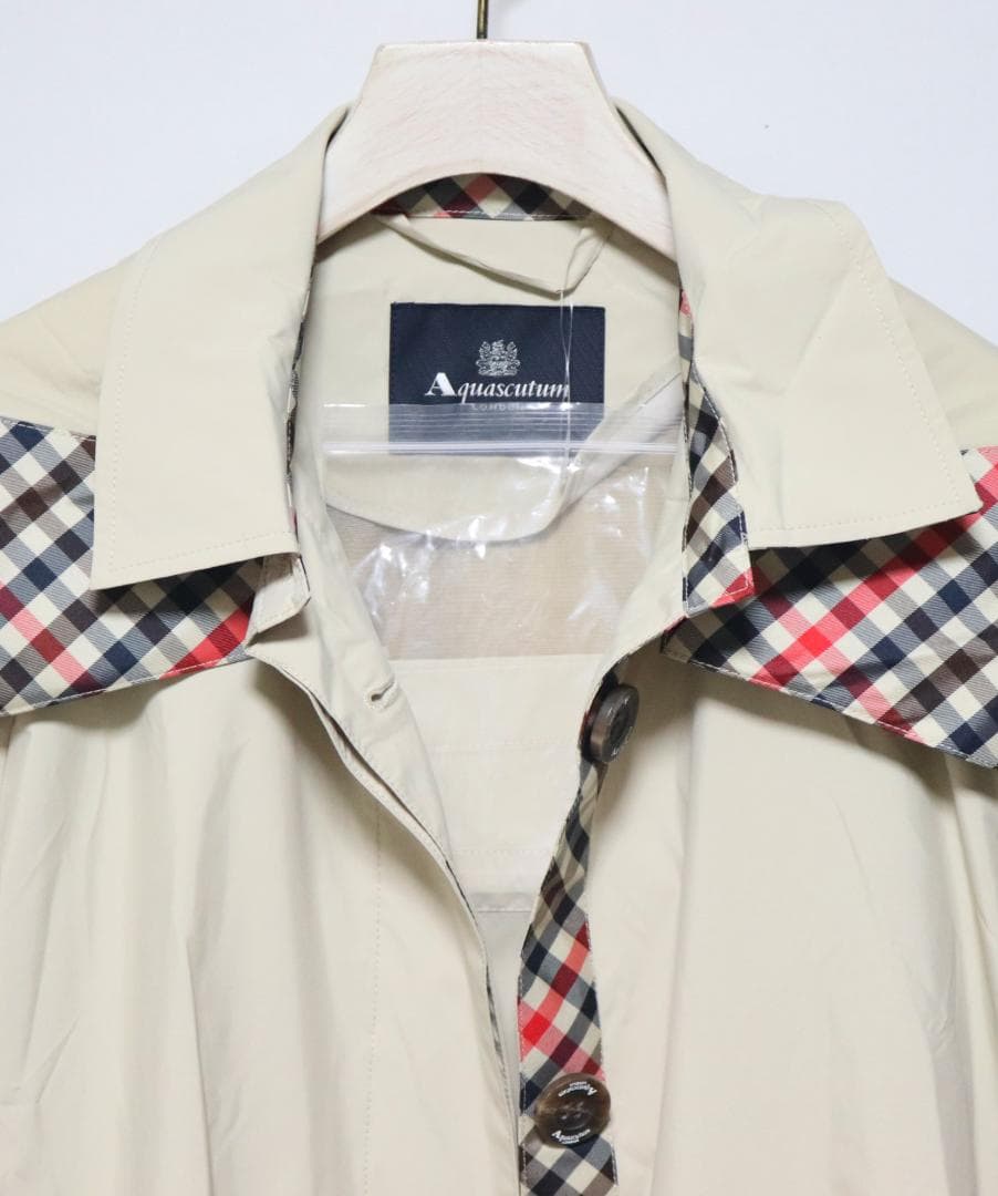 新品【アクアスキュータム】NEWデザイン レインコート フード脱着可 M-L