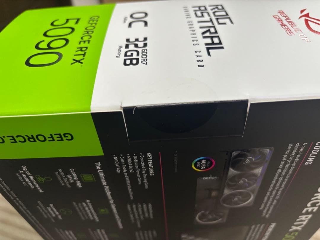 ASUS ROG ASTRAL RTX 5090 新品未開封