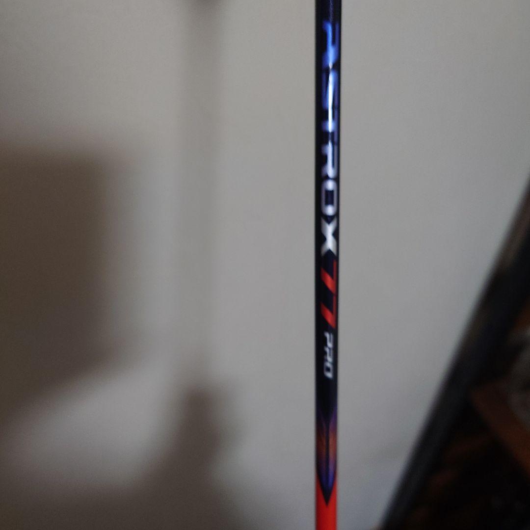 美品　ASTROX 77 Pro バドミントンラケット