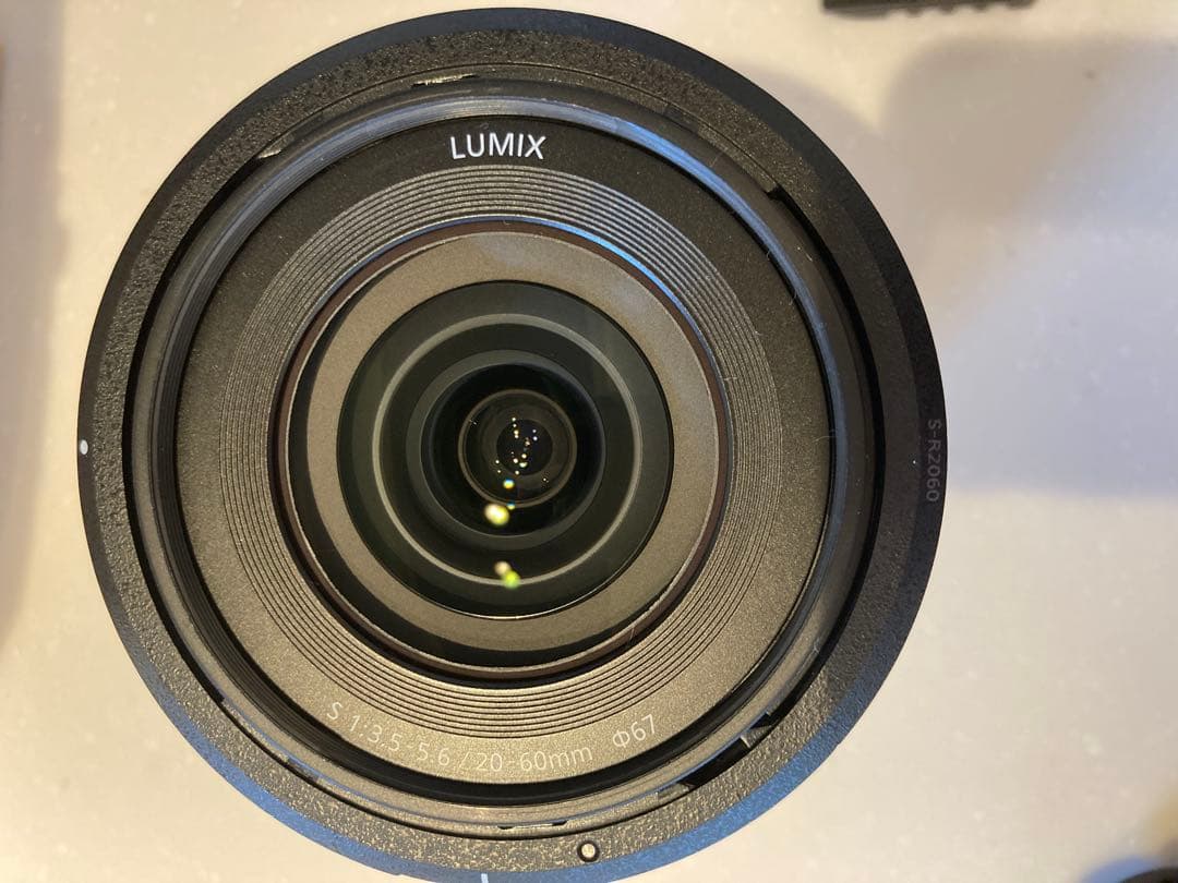 美品LUMIX S5II 20-60レンズセット（DC-S5M2K）