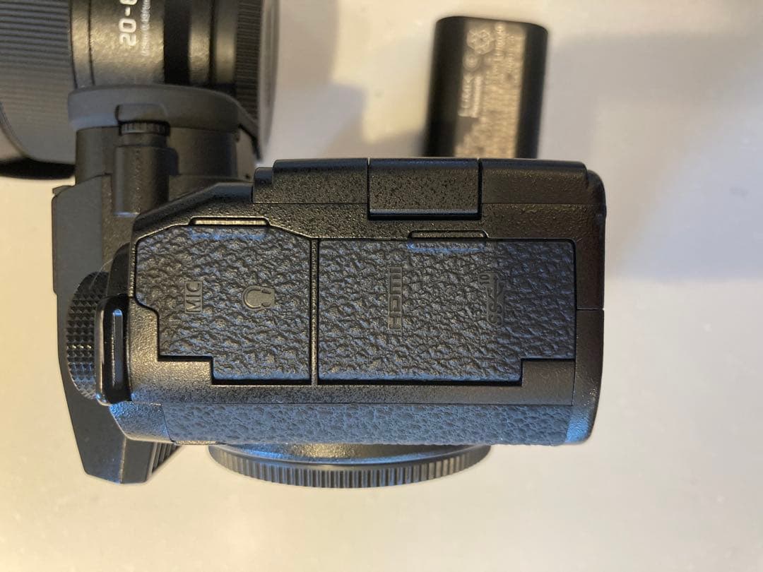 美品LUMIX S5II 20-60レンズセット（DC-S5M2K）