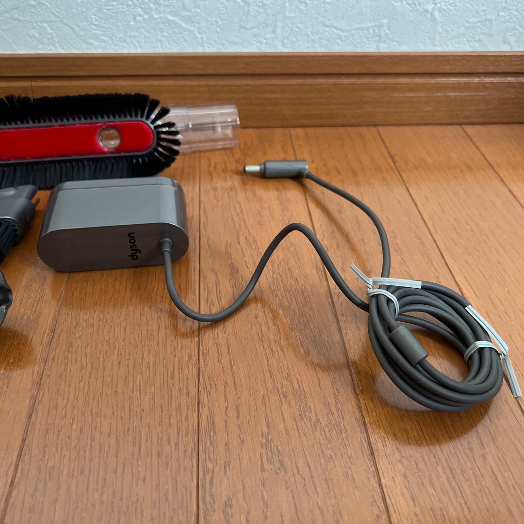 【美品】dyson v6 fluffy コードレス掃除機☆