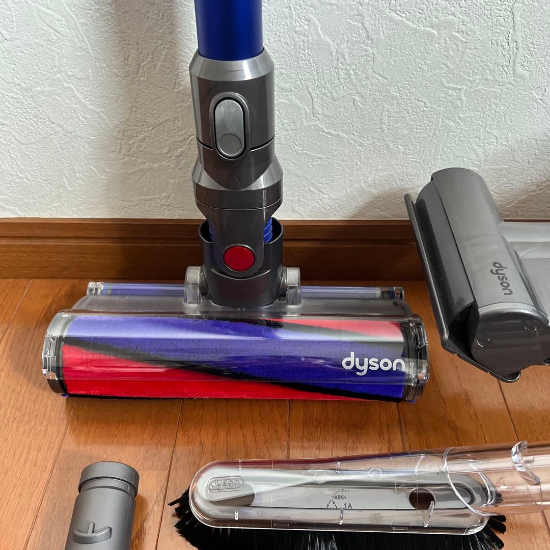 【美品】dyson v6 fluffy コードレス掃除機☆