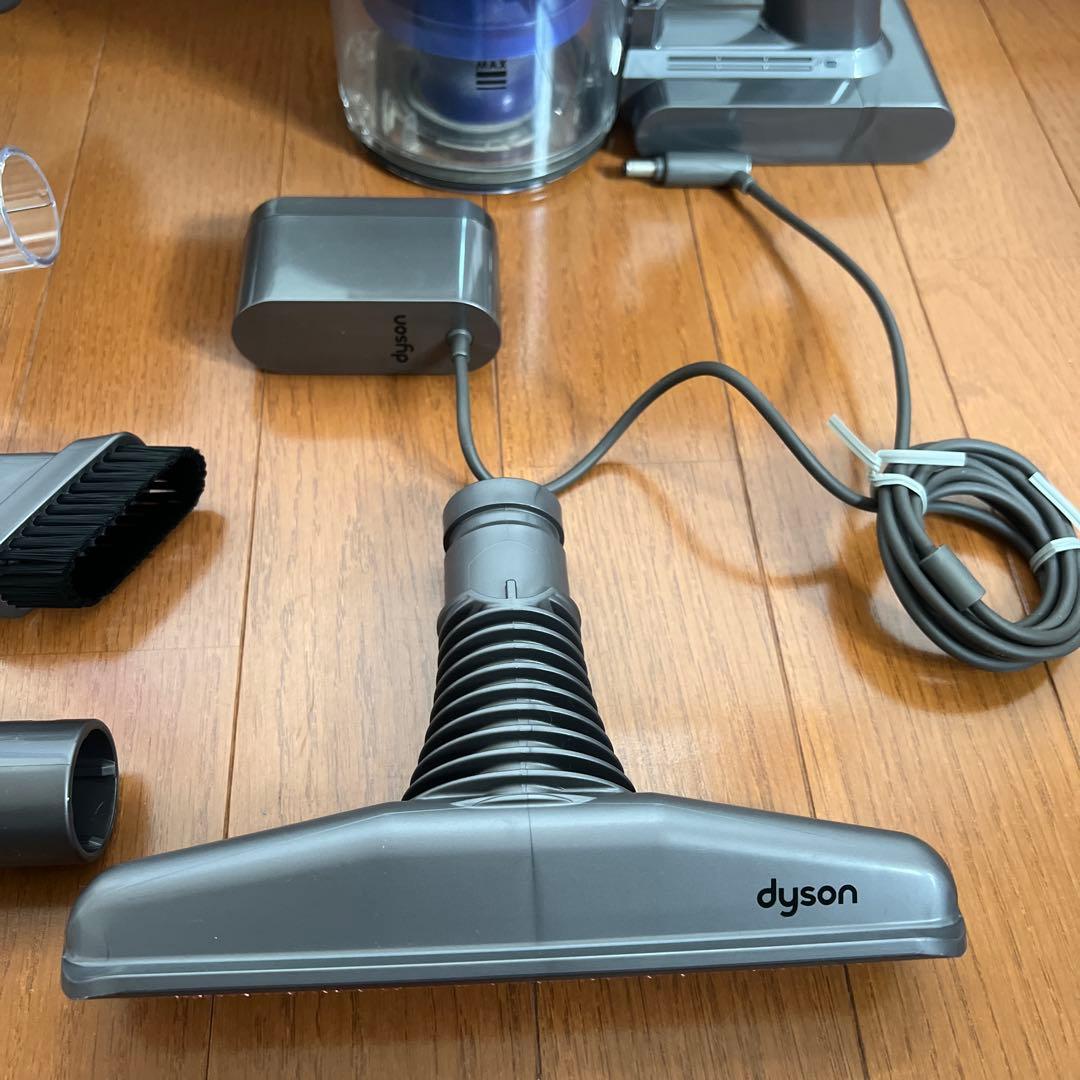 【美品】dyson v6 fluffy コードレス掃除機☆