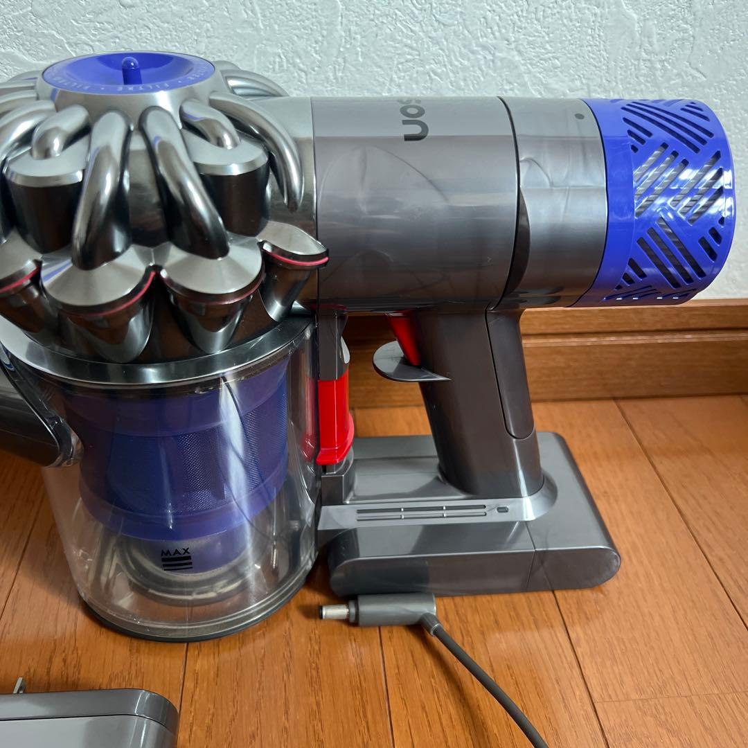 【美品】dyson v6 fluffy コードレス掃除機☆